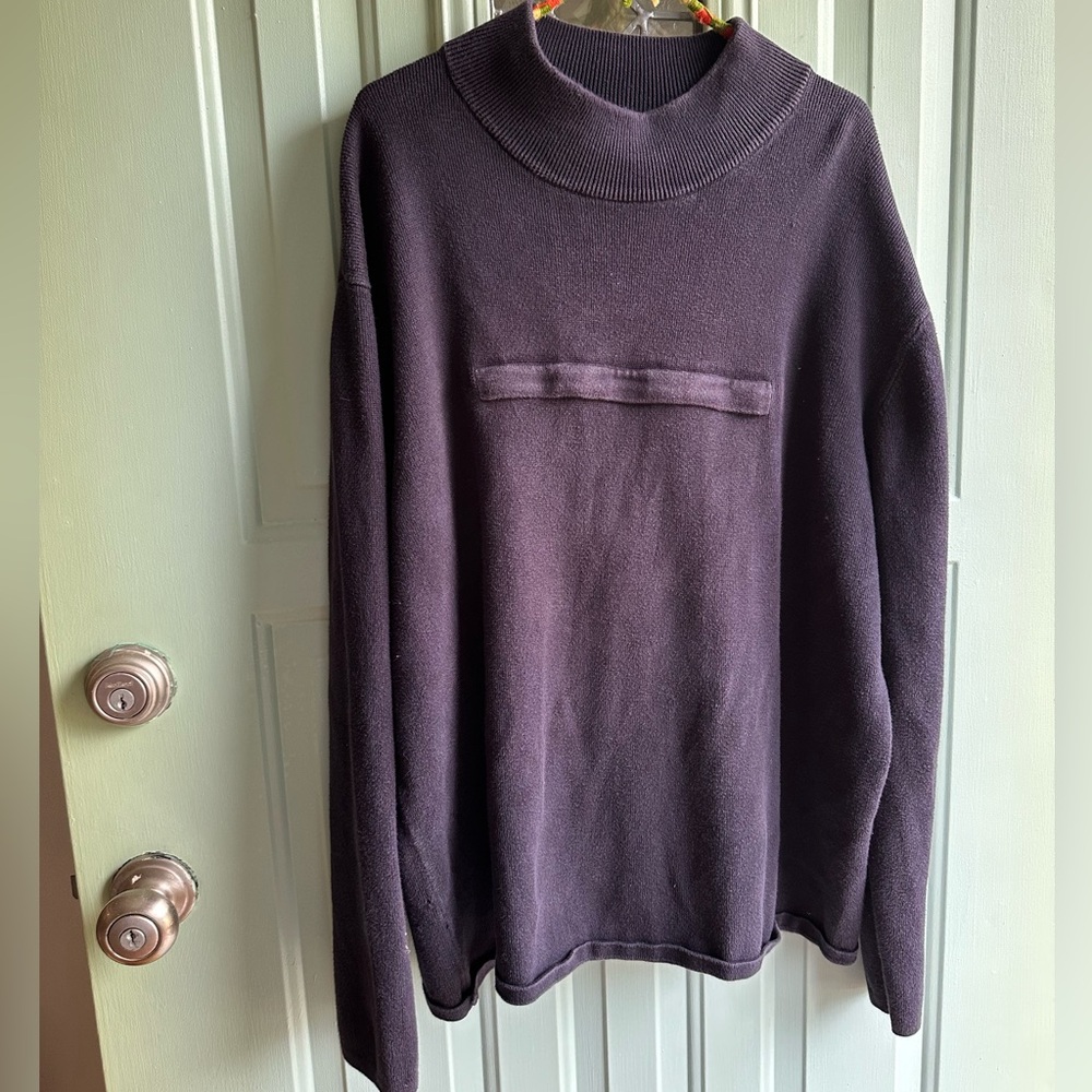 Vintage Gray Pullover Sweater with Red Interior Zip Pocket